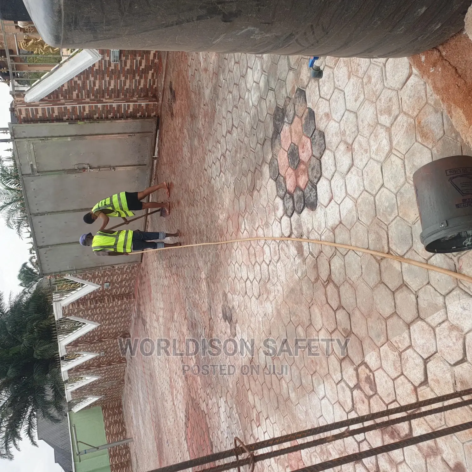 Interlock And Floor Cleaning, House And Office Cleaning