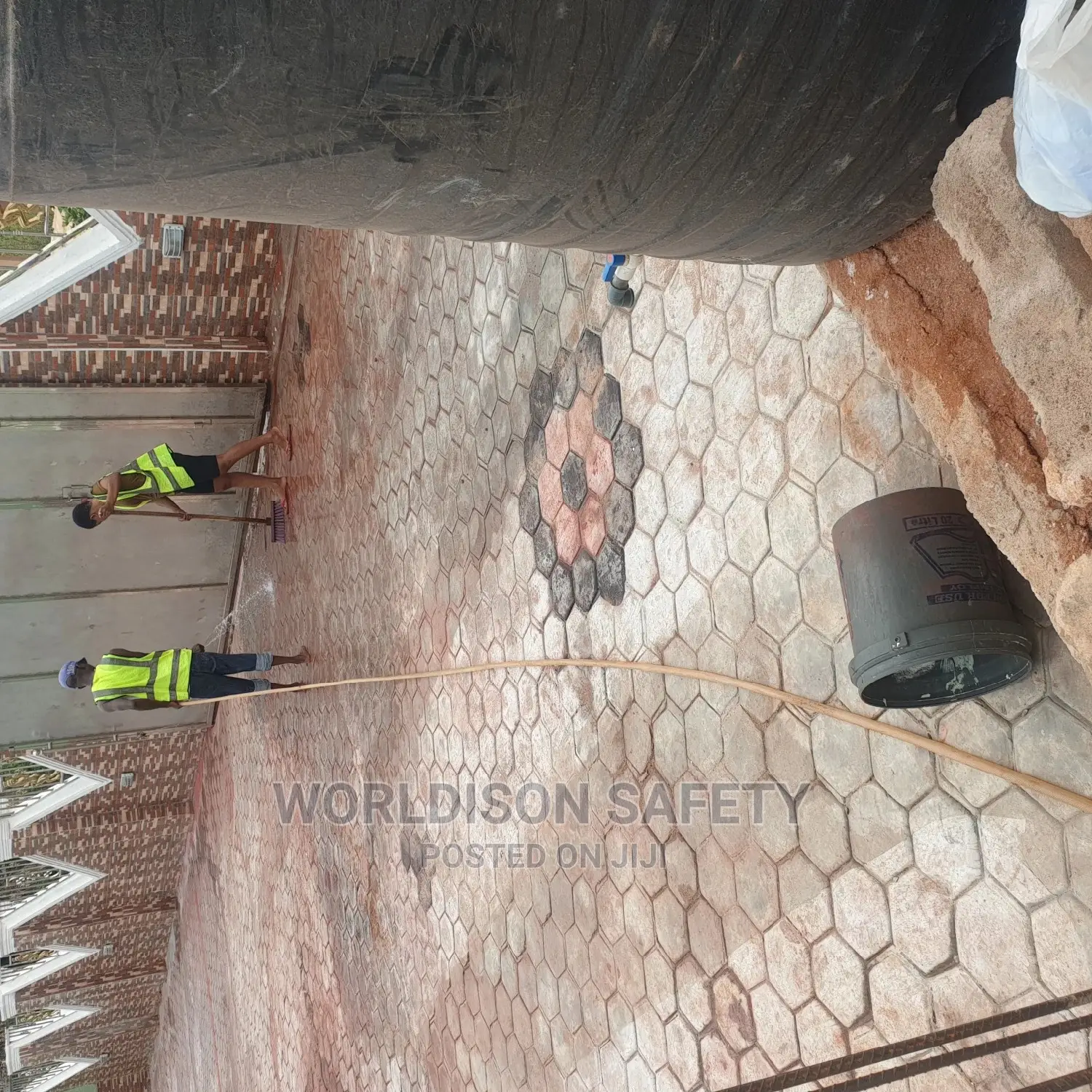 Interlock And Floor Cleaning, House And Office Cleaning