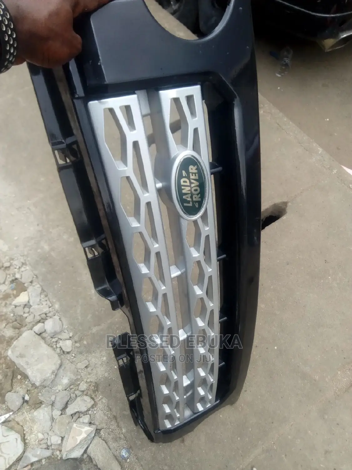 Land Rover Lr4 Front Grille.
