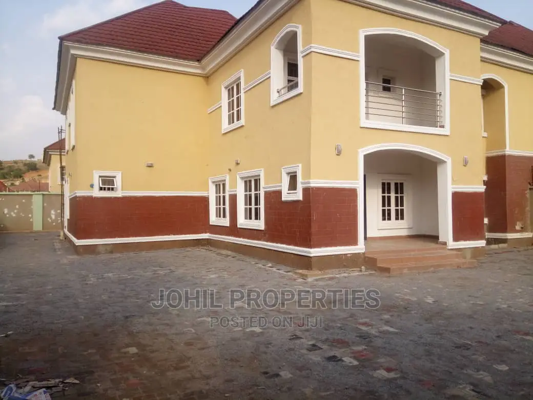 4bdrm Duplex in Guzape District for sale