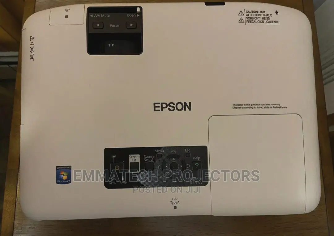Daylight Projector 4000 Lumens