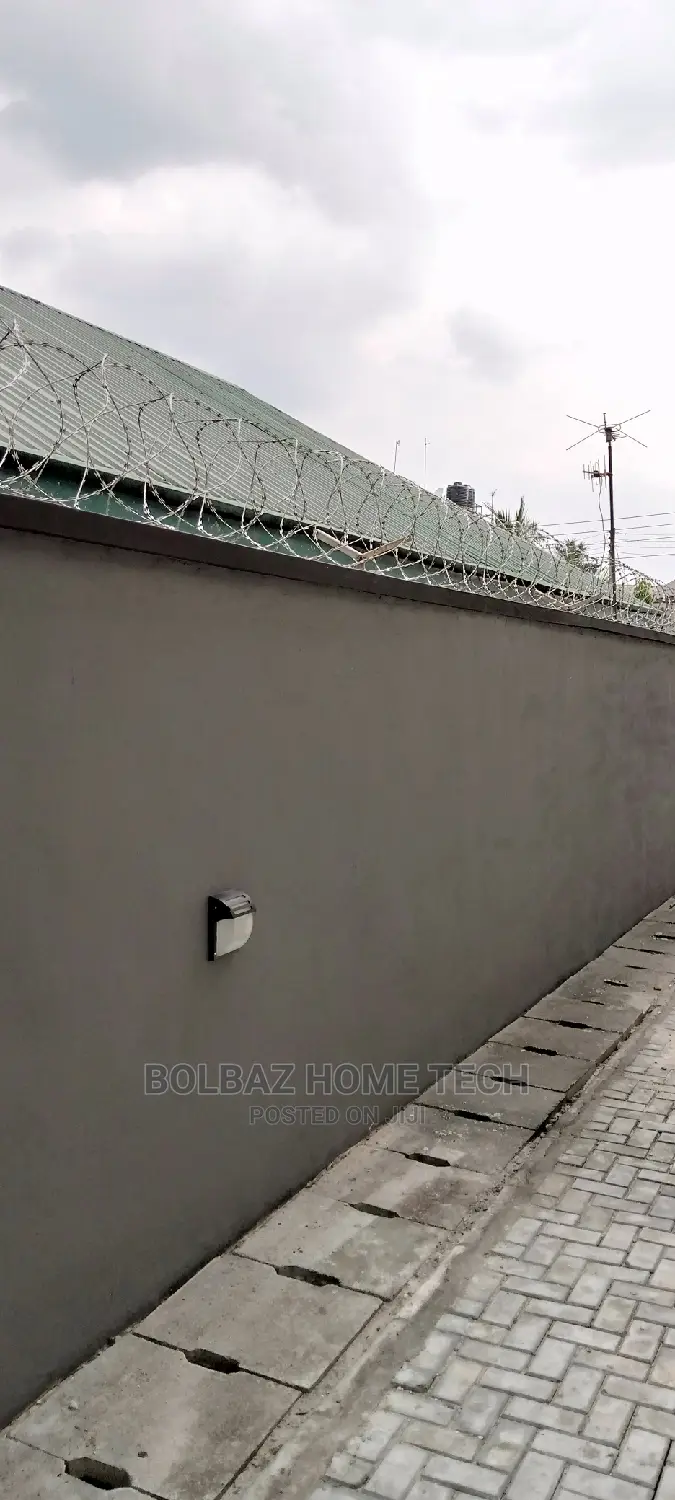 Razor Barb Wire; America Concertina Wire Fence