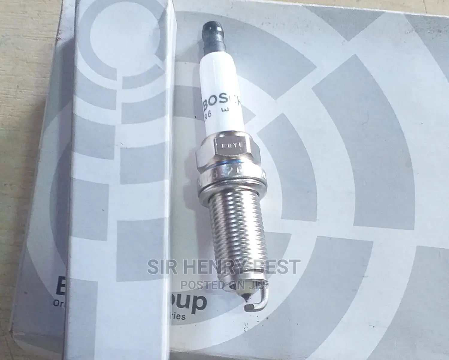 Bmw .Spark Plugs. Oem.12 12 2 158 253