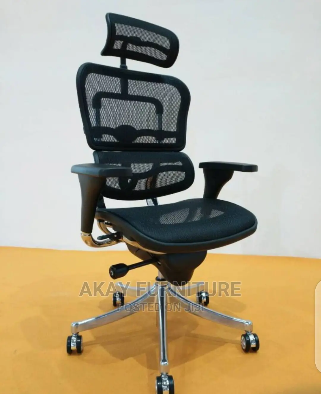 Ergonomic Swivel Mesh Chair