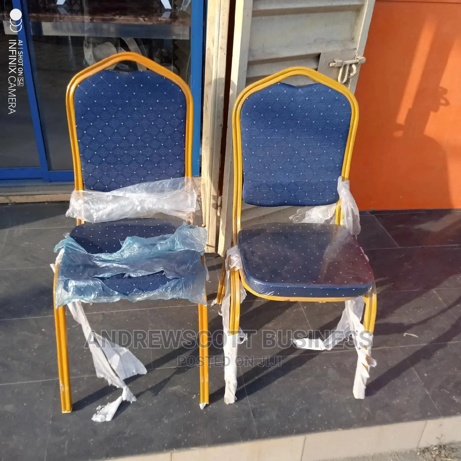 Blue Colour Medium Banquet Chair