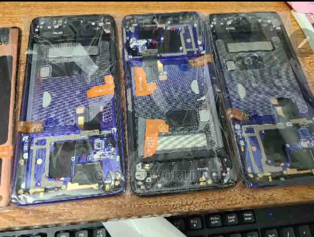 Huawei Mate 20 Pro Lcd Screen Replacement (Follow Come)