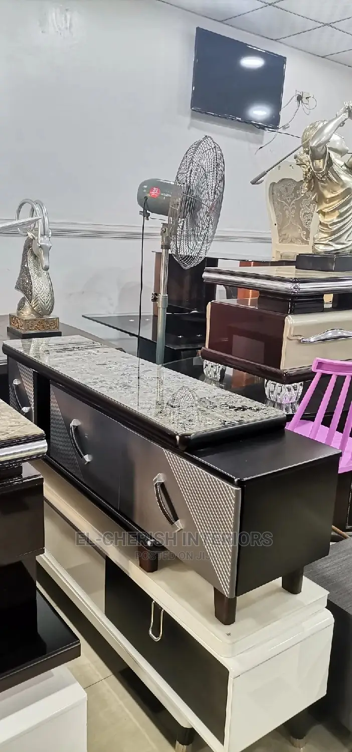 Classic Extendable Tv Stand