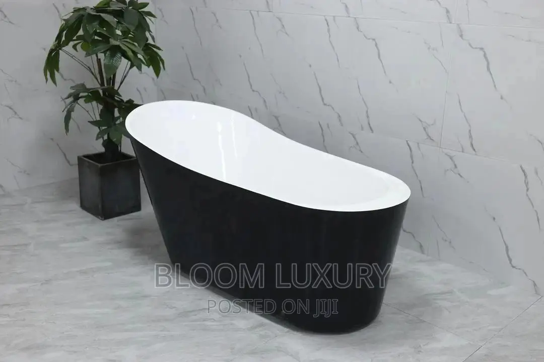 Black and White Freestanding Bathtubs