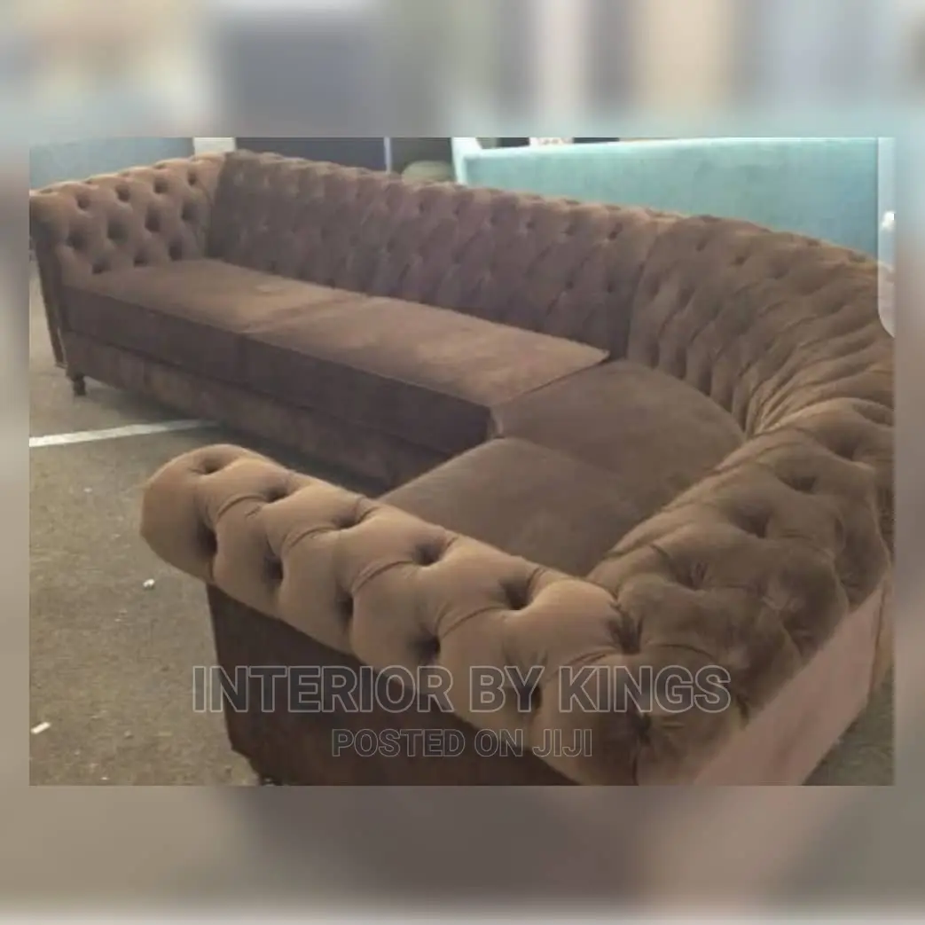 U-Shaped Chesterfield Sofa Made With Quality Materials