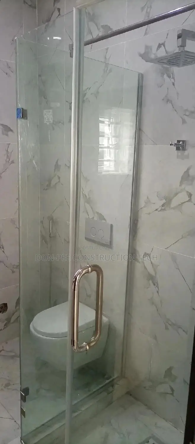 Plane Glass Shower Cubicle