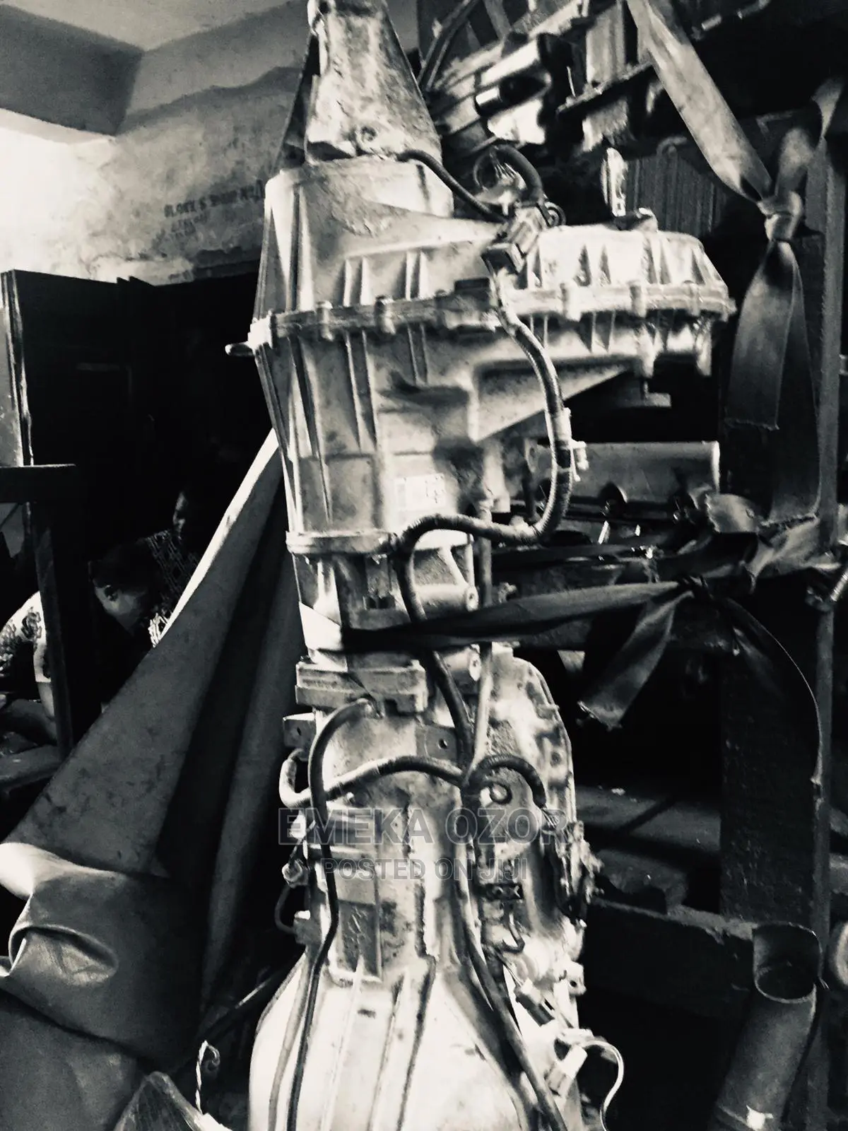 Ford F 150 Gear Box 4 Wheel Drive / 4 Wheel Drive.
