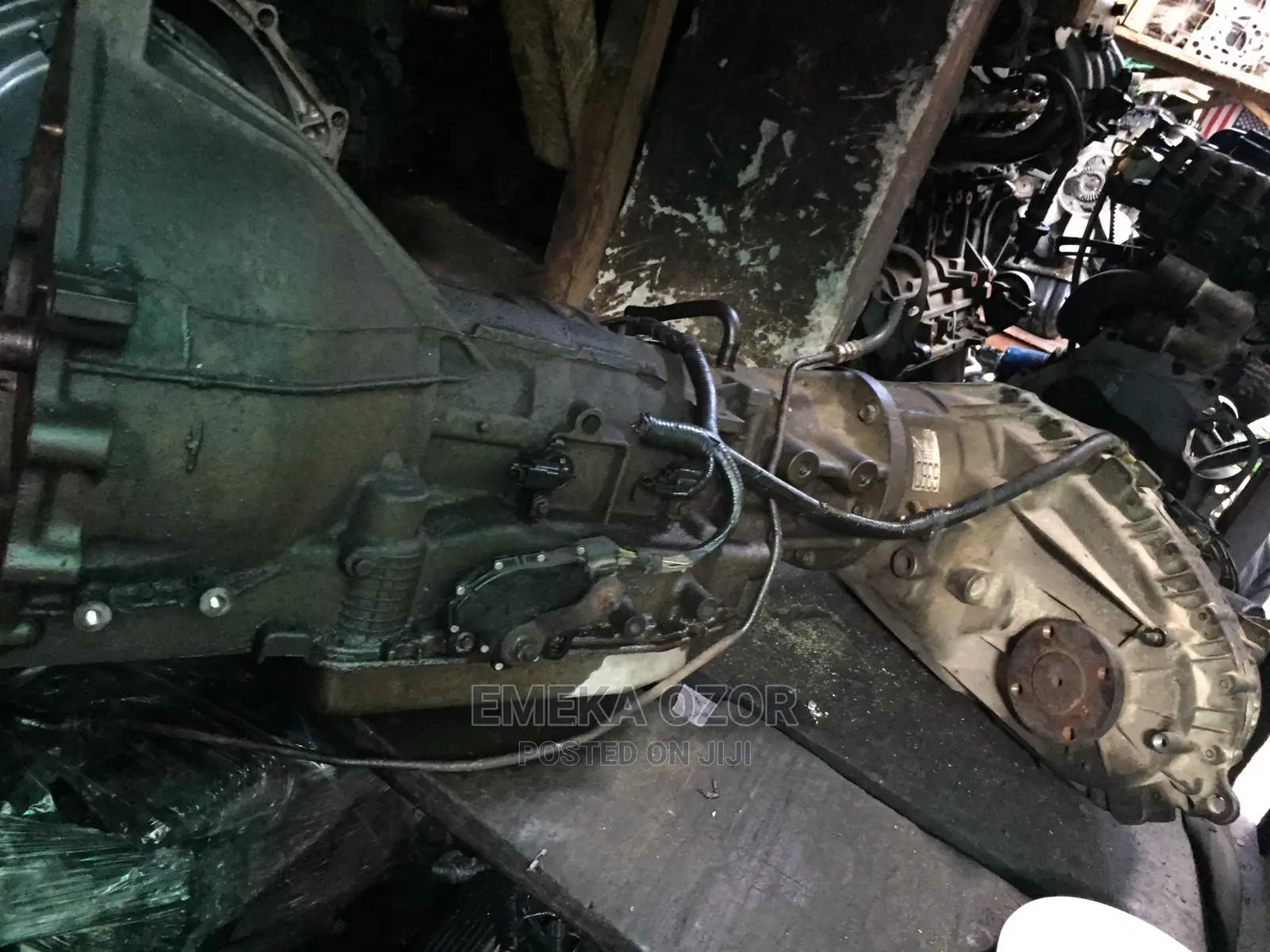 Ford F 150 Gear Box 4 Wheel Drive / 4 Wheel Drive.