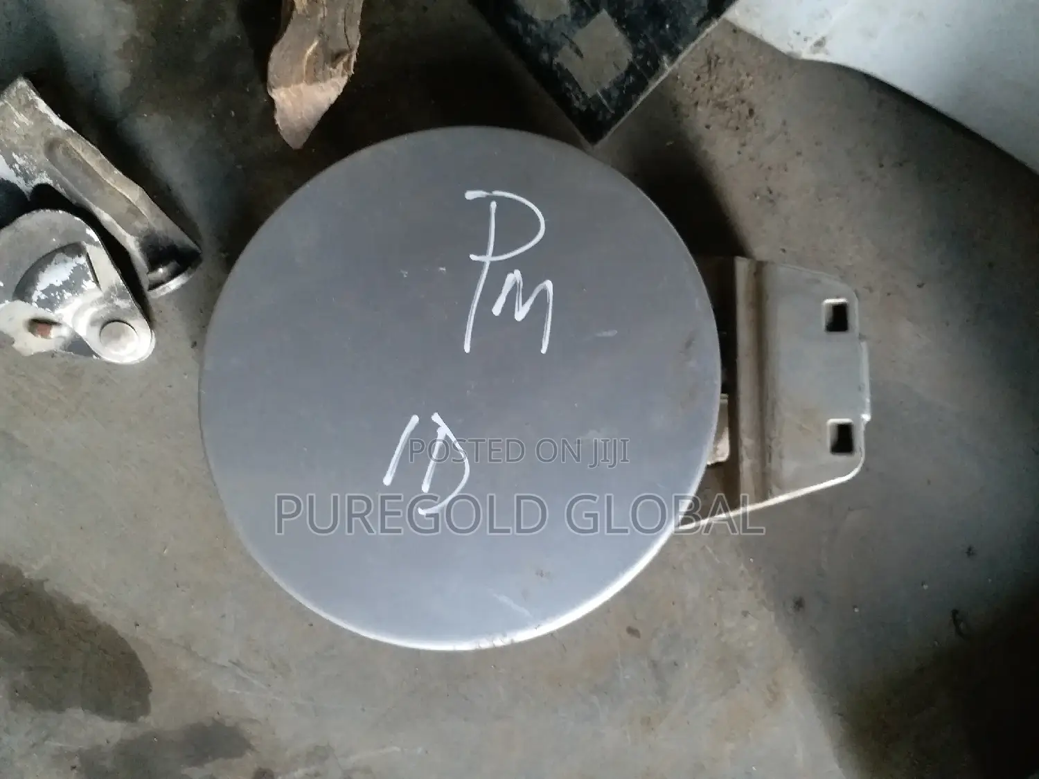 Tank Cover for Kia Carens 08