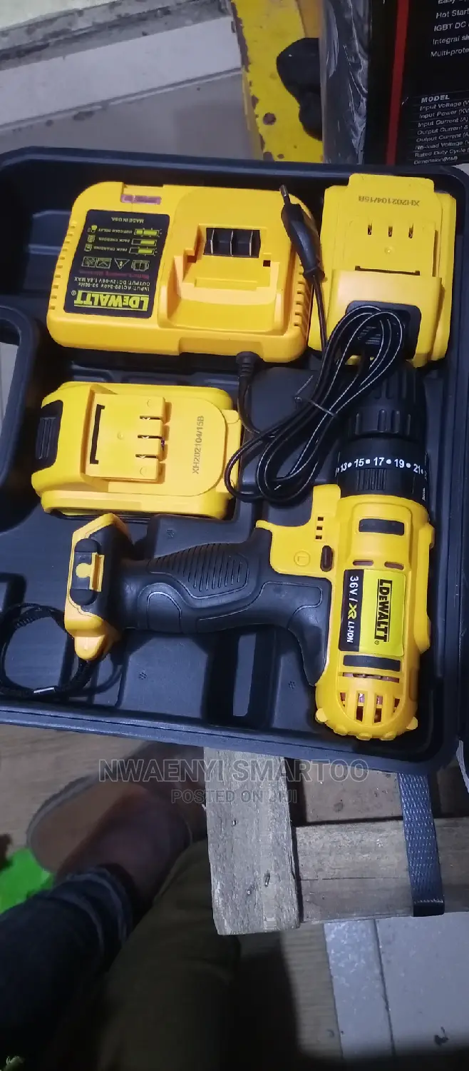 Dewalt Battery Drilling Machine