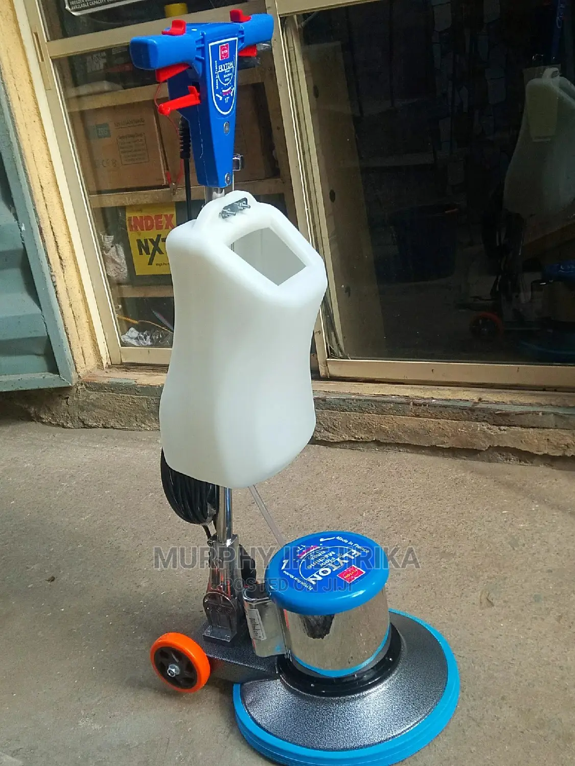 Floor Scrubbing Machine