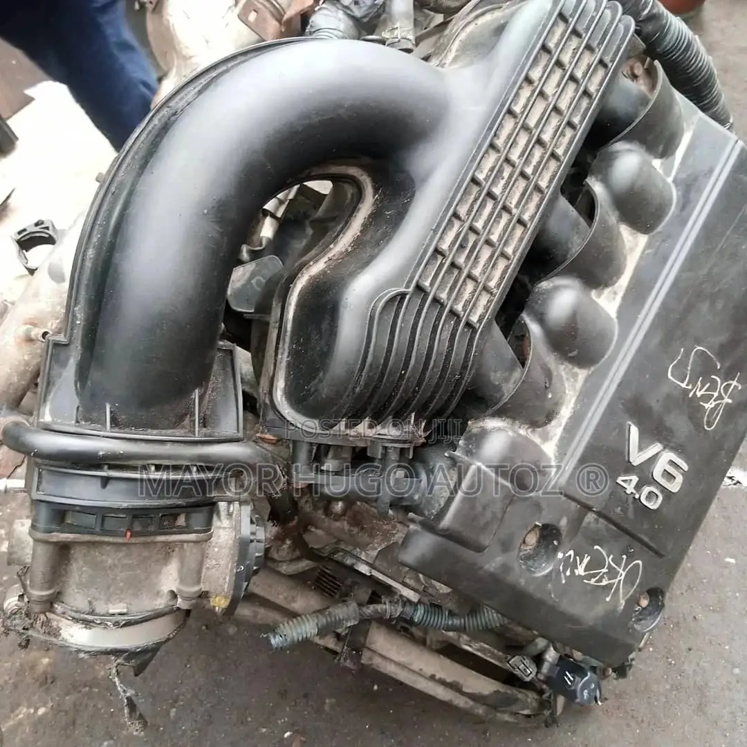 Nissan Pathfinder Engine V6. 4.0