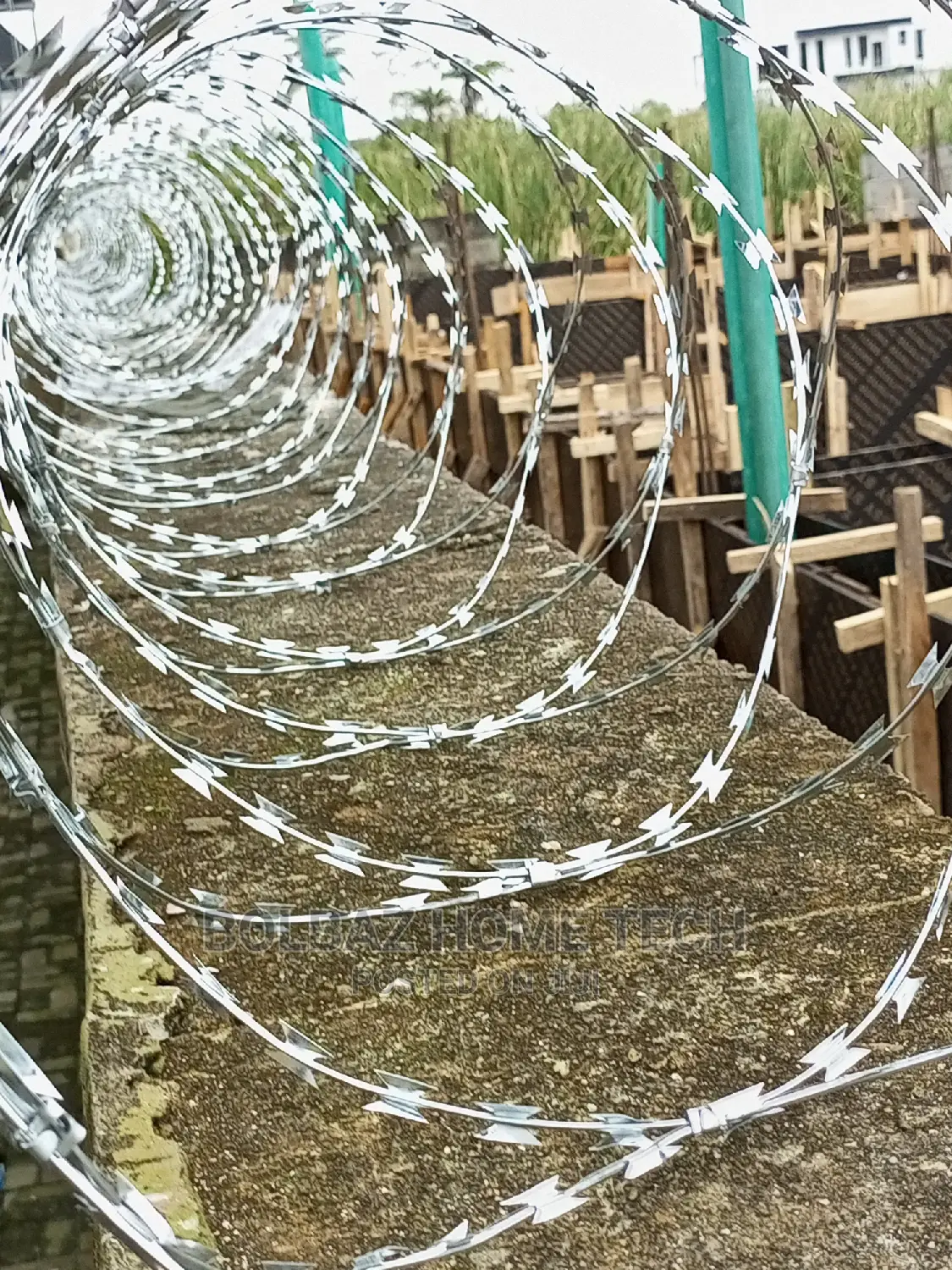 Security Fencing; Galvanized Barb Wire