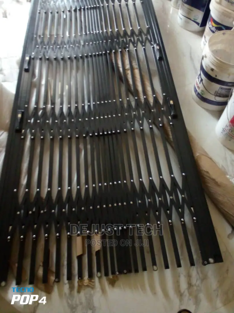 Collapsible Barrier Doors