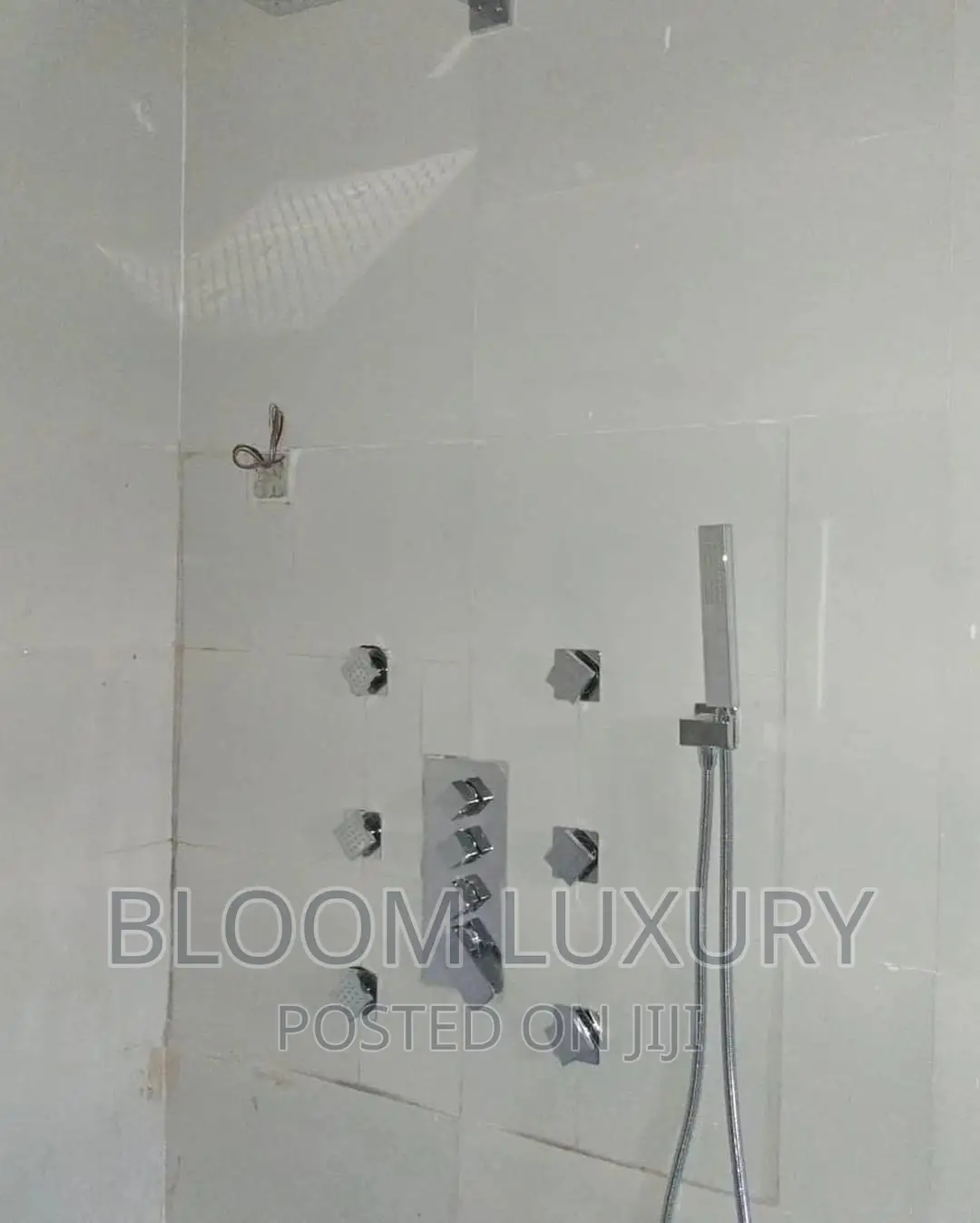 Wall Conduit Shower With Jets
