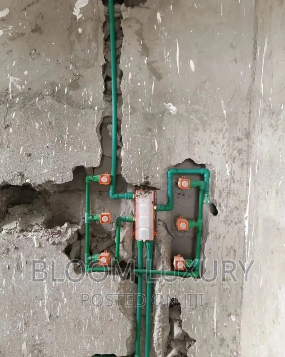 Wall Conduit Shower With Jets