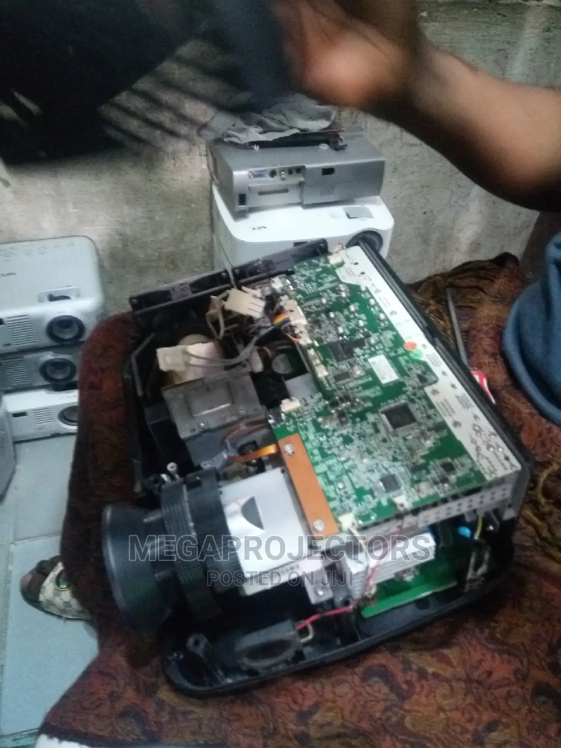 Repair Your Faulty Projector