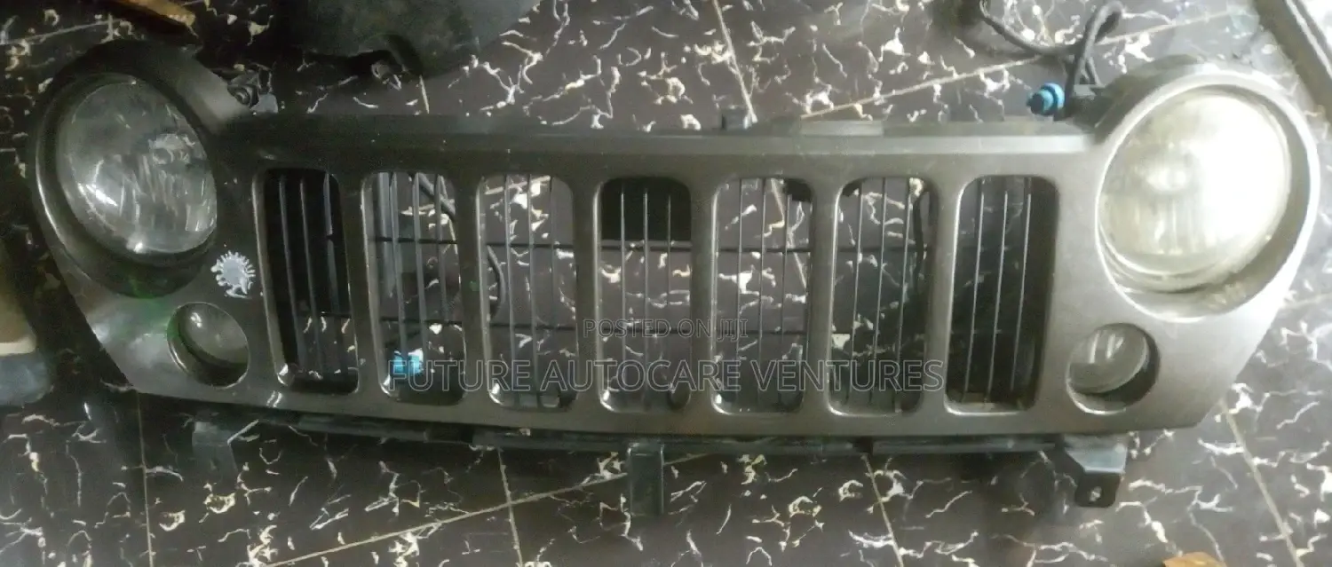 2005 Liberty Jeep Front Grille