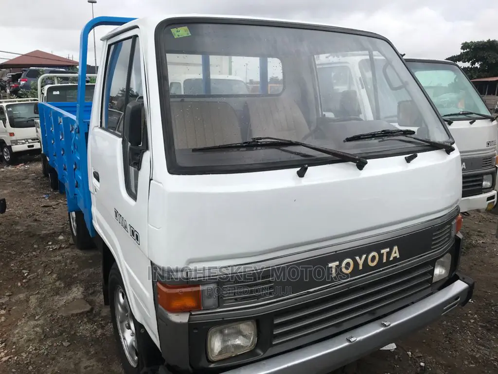 Toyota Dyna 100