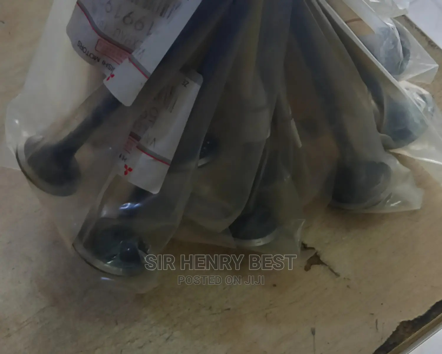 Engine Valve Mitsubishi Set