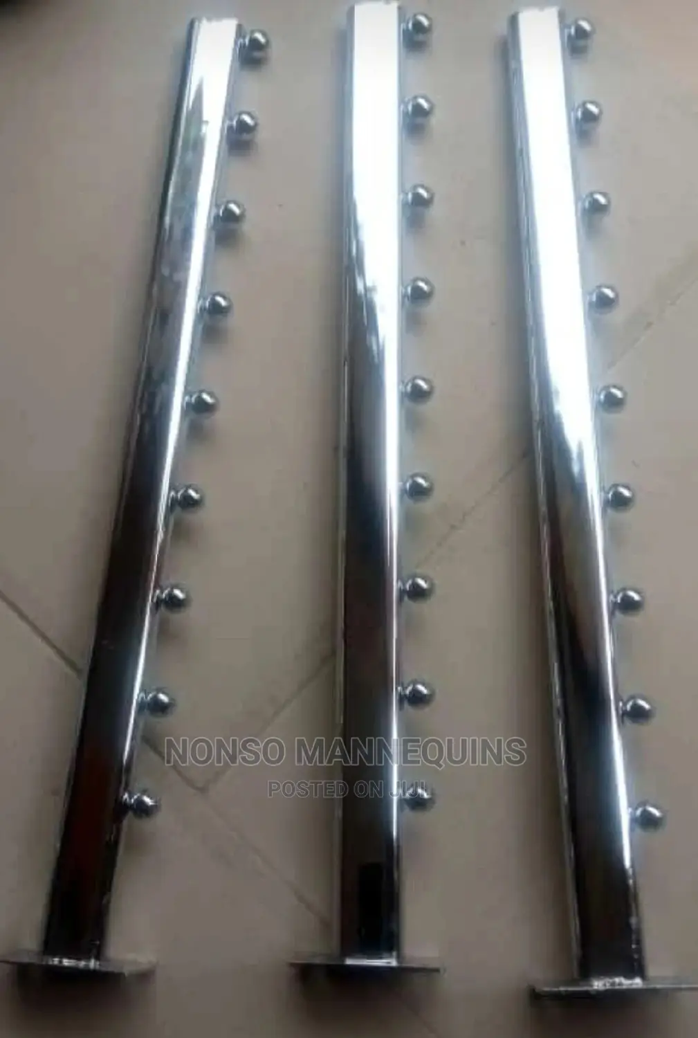 10 Pin Thick Studed Metal Wall Hangers