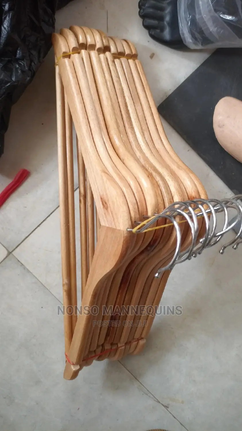 High Quality Wooden Clothes Hangerz