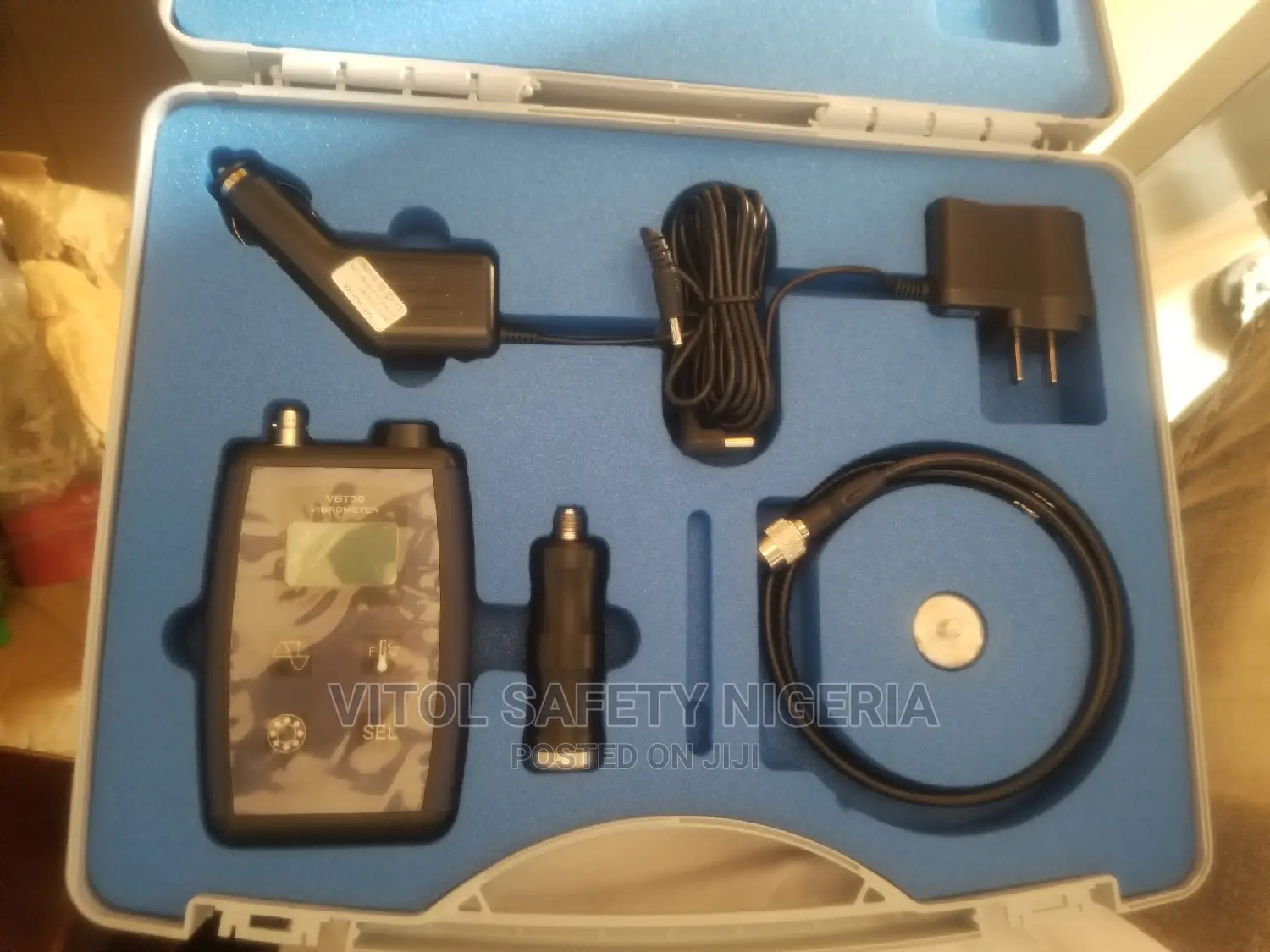 VBT30 Vibrometer/Vibration Bearing Checker