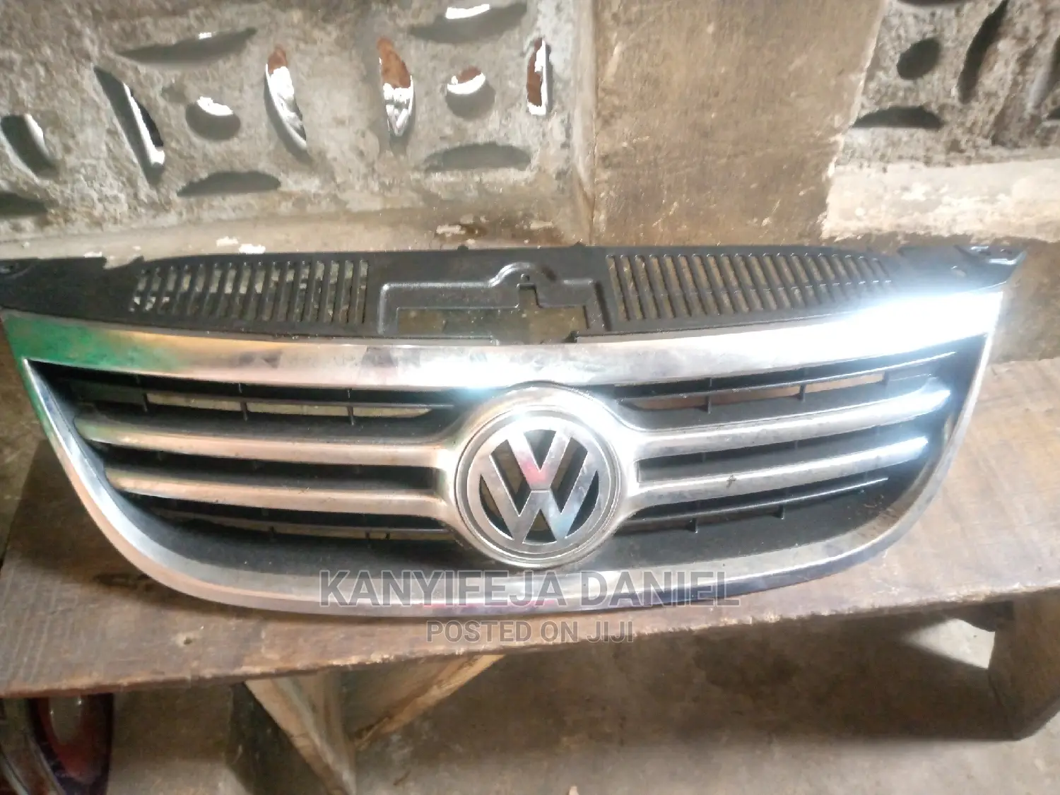 Volkswagen Tiguan Front Grill 2010