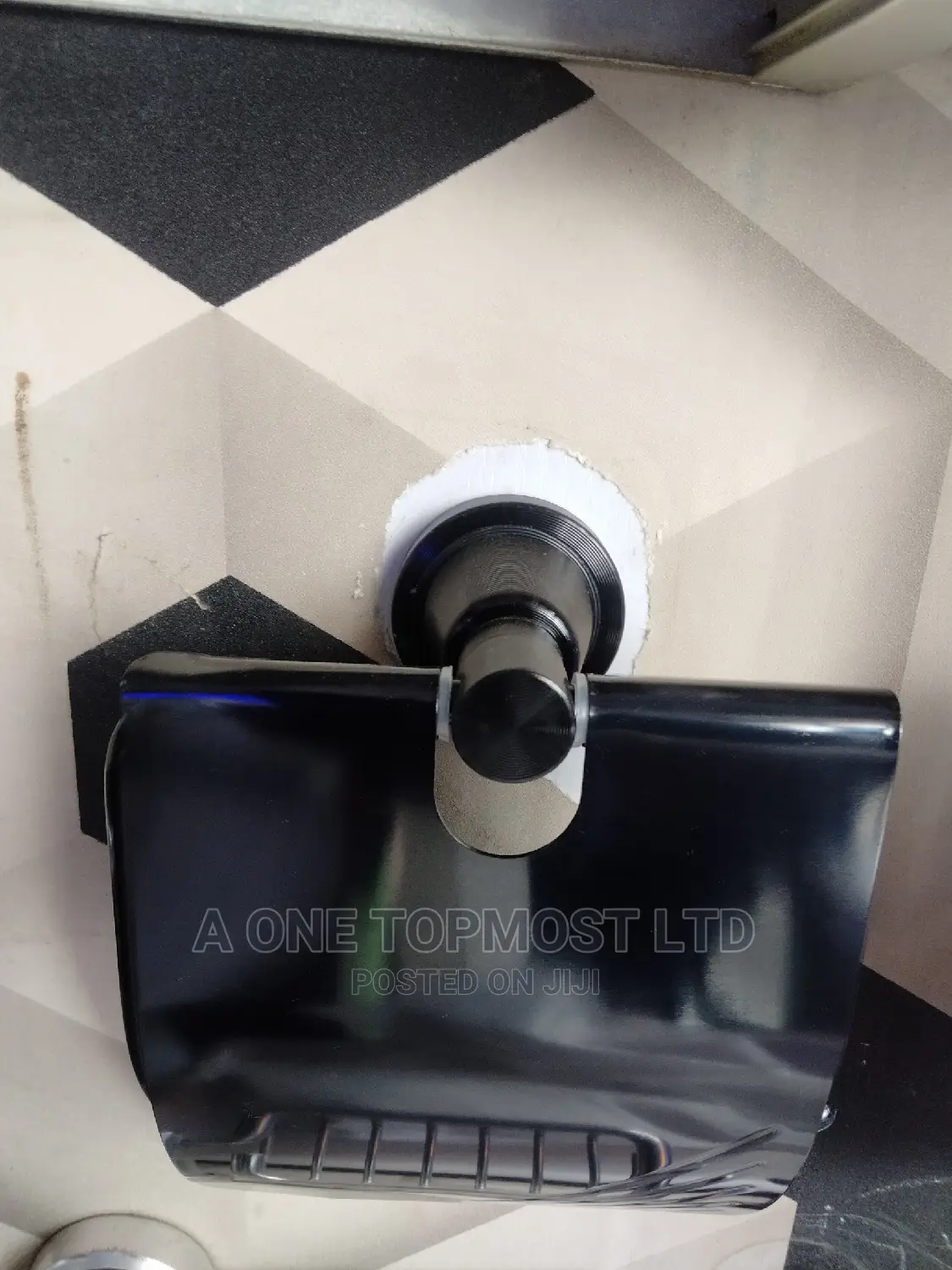 Black Tissue Stand
