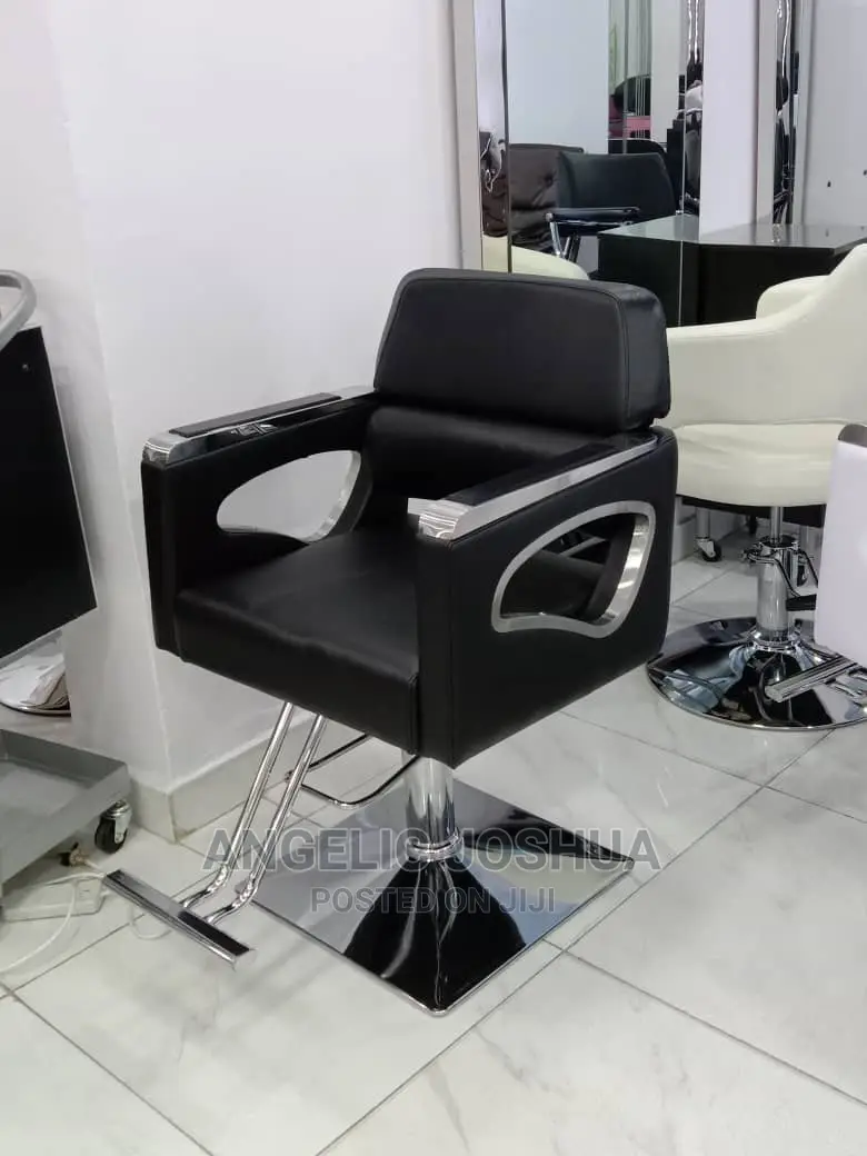 Wide Styling Chair