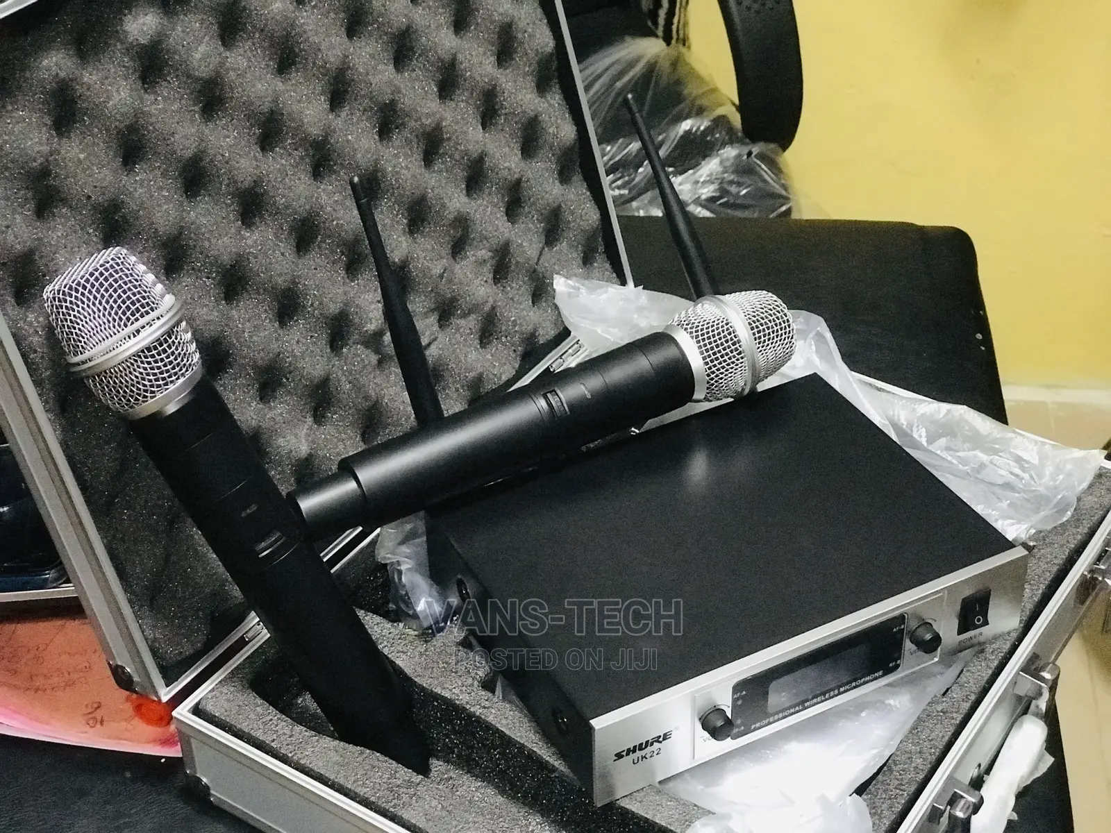Shure Professional Wireless Microphones UK22