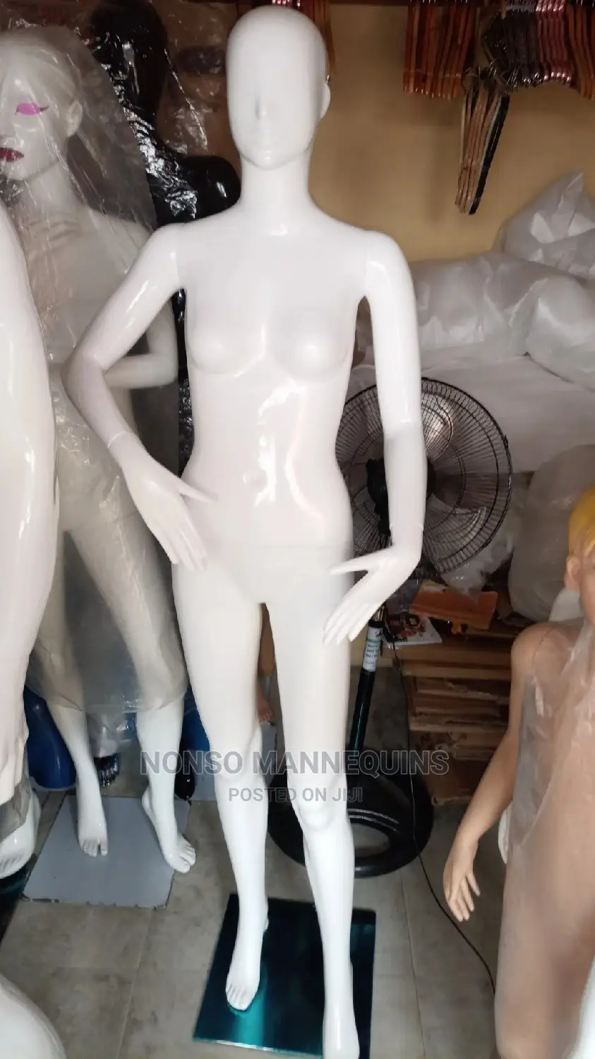 Glossy White Faceless Size 8 Display Mannequin