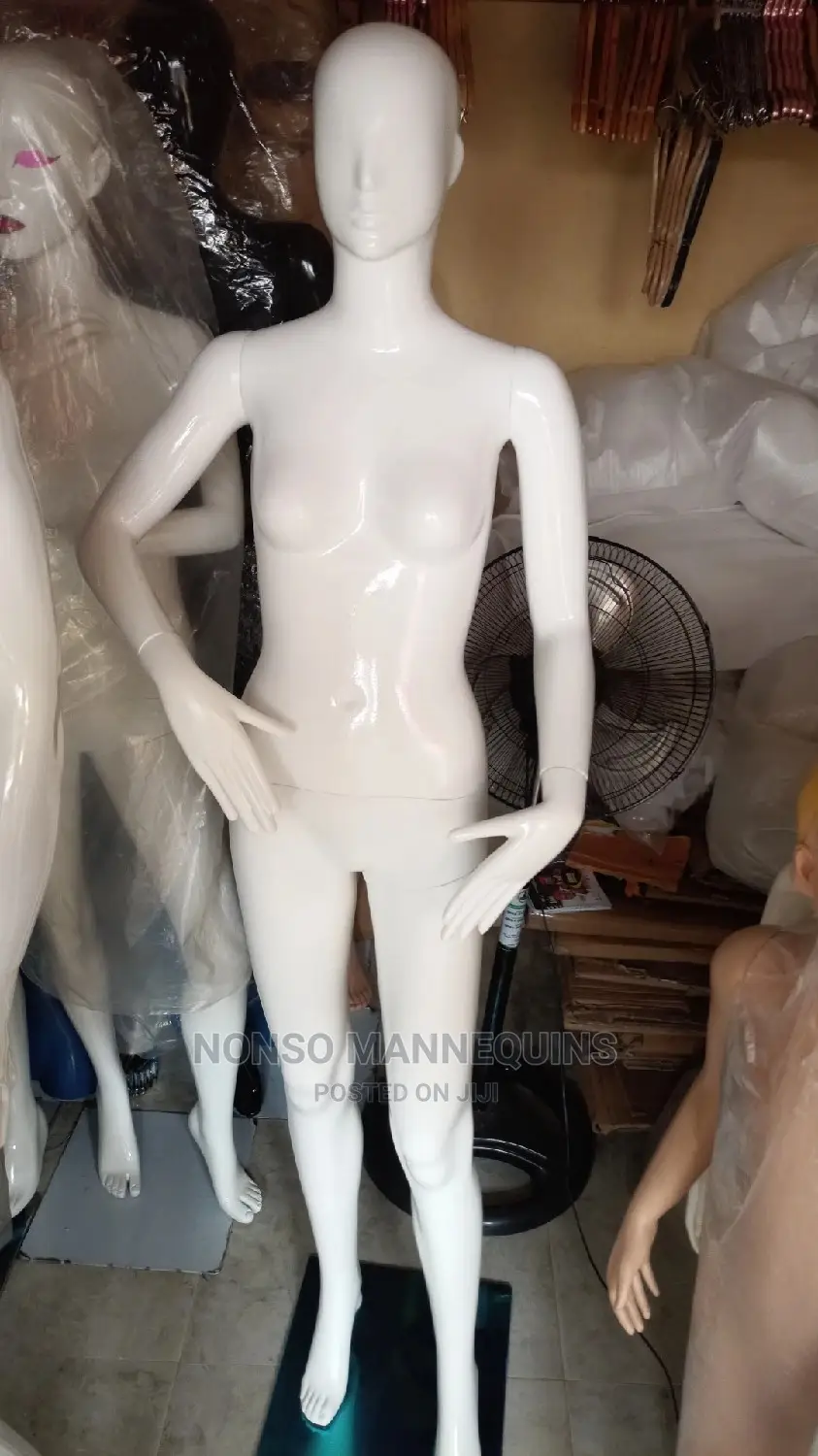 Glossy White Faceless Size 8 Display Mannequin
