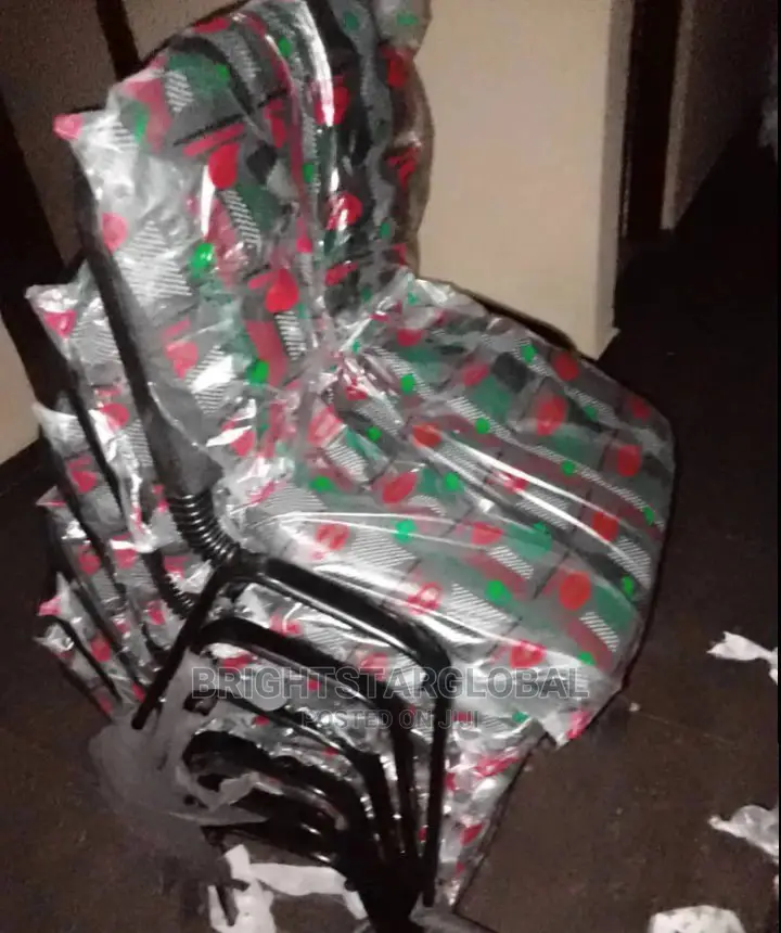 Emel Strong Student Study Chair
