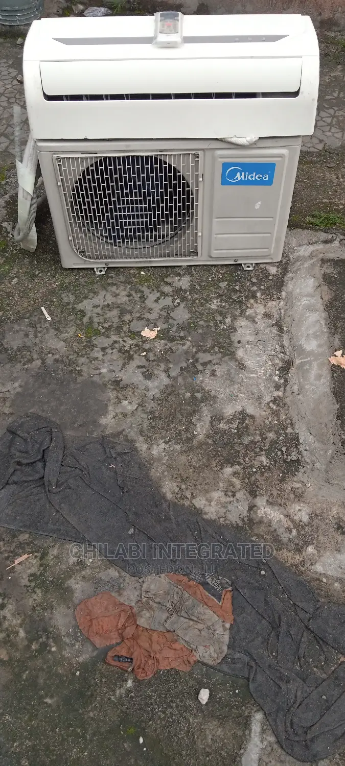 3 Month Old Almost New Low Voltage 1hp Midea Air Conditioner