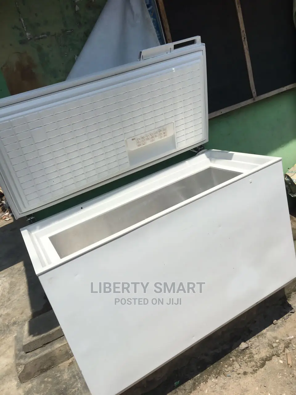 AEG Deep Freezer 300 Litres