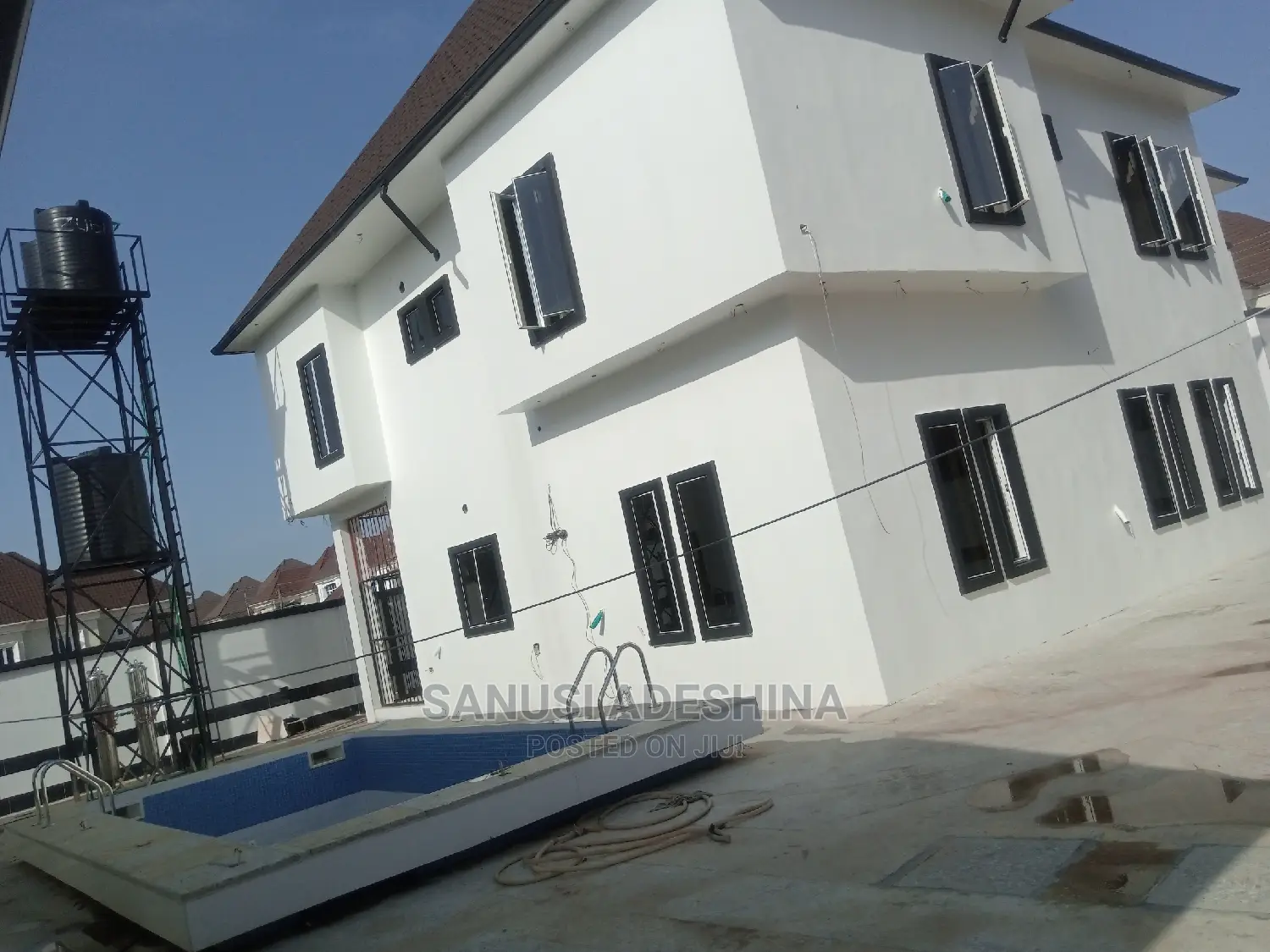 5bdrm Duplex in Mabeglober Estate, Gwarinpa for sale