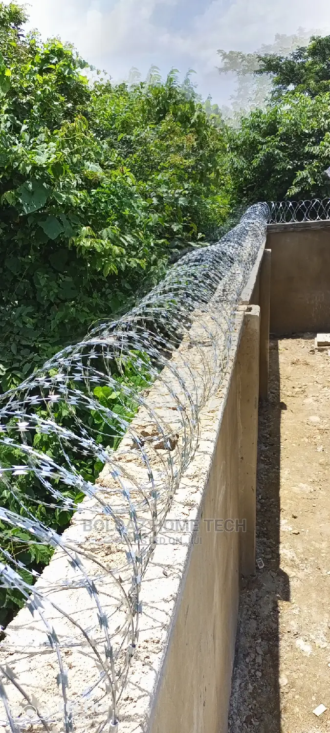 Razor Barb Wire; Burglar Enemy