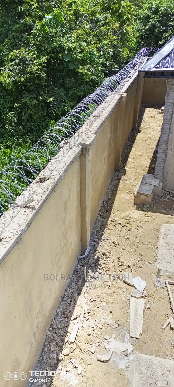 Razor Barb Wire; Burglar Enemy
