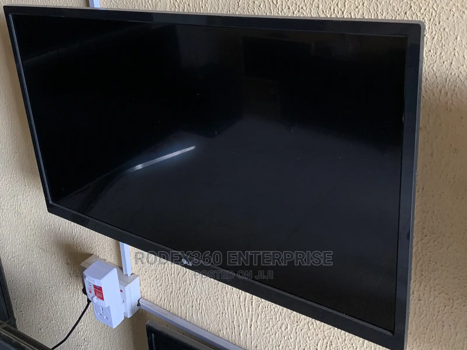 32-Inch LG LED TV for Sale