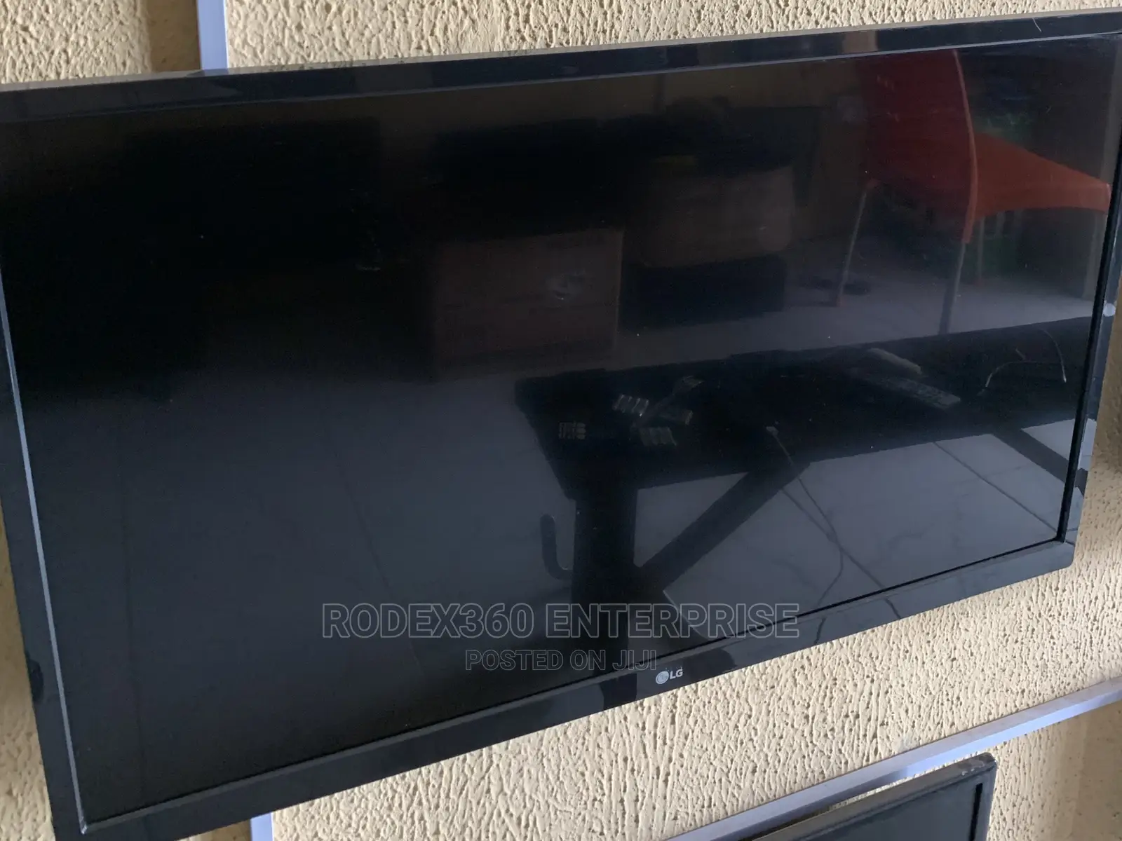 32-Inch LG LED TV for Sale