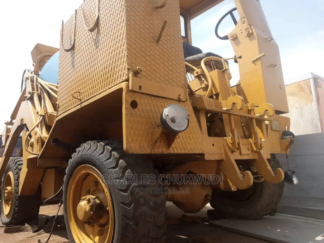 Self Loader Concrete Mixer
