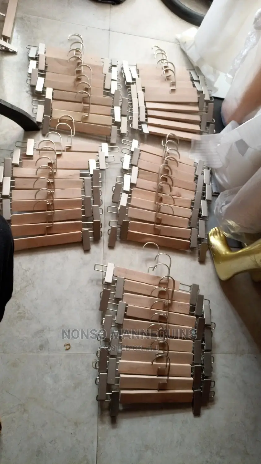 High Quality Wooden Clip Hangers With Metal Hook