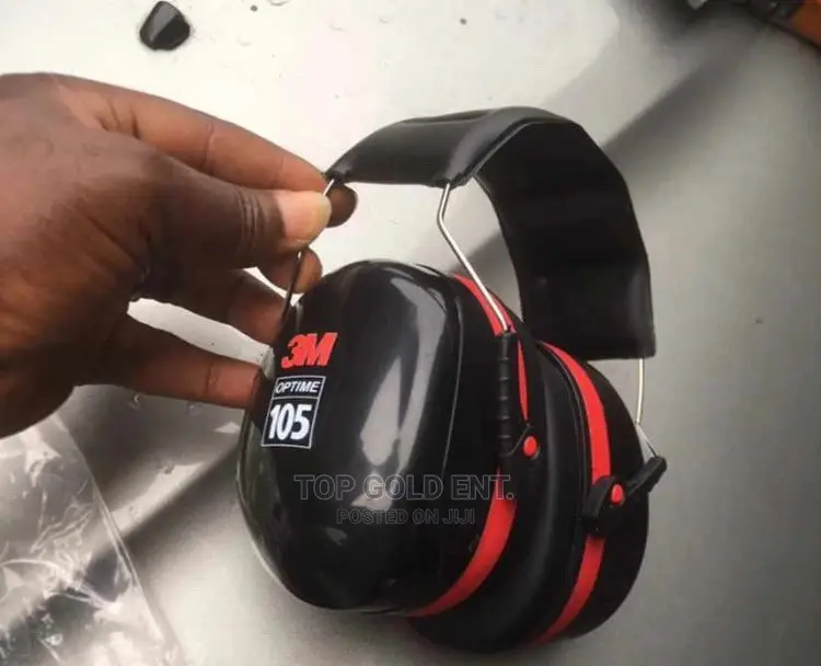 3M Ear Muff. (98 And 105)