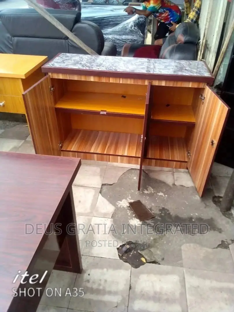 Kitchen Cabinet With Tiles
