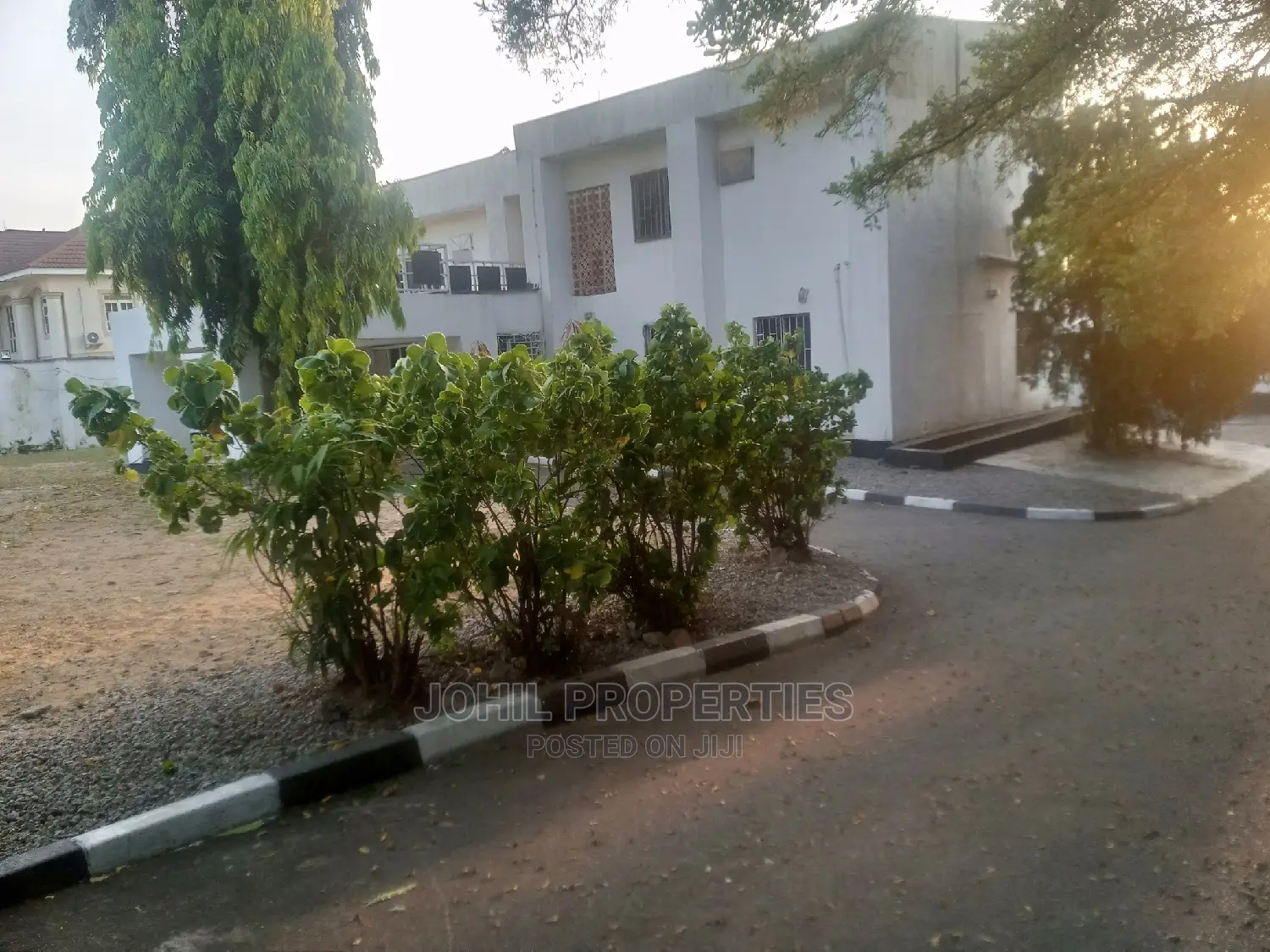 6bdrm Duplex in Asokoro for sale